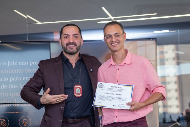 Entrega de certificado a participante